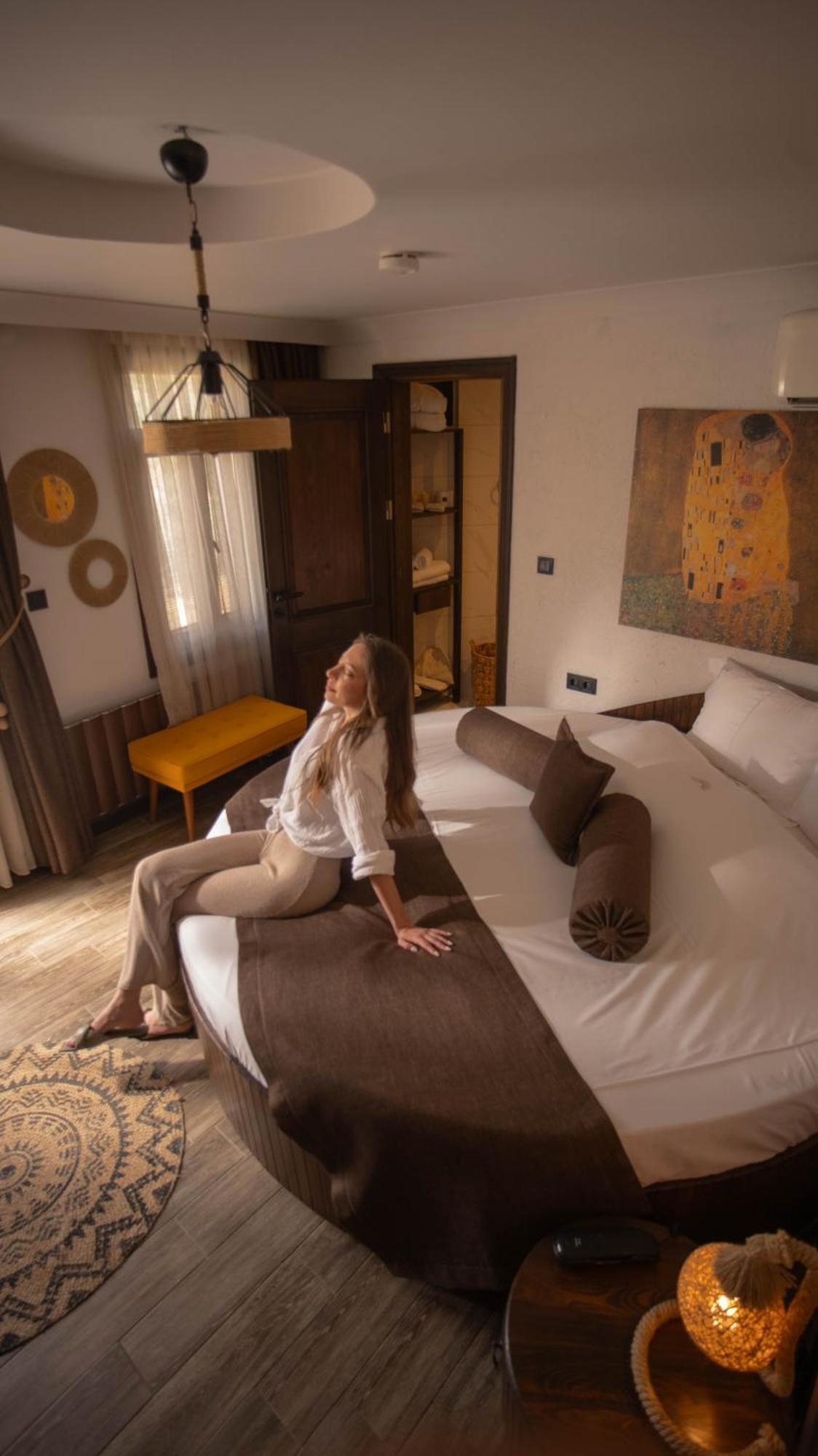 Parna Hotel جوندا المظهر الخارجي الصورة